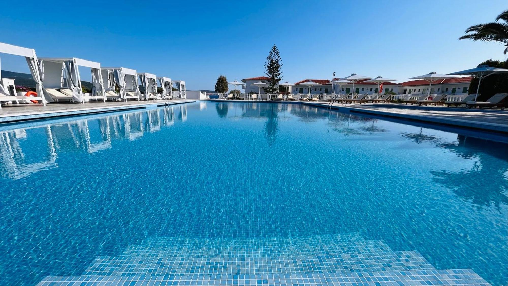Sirenes Beach Resort Samos Town Exterior photo